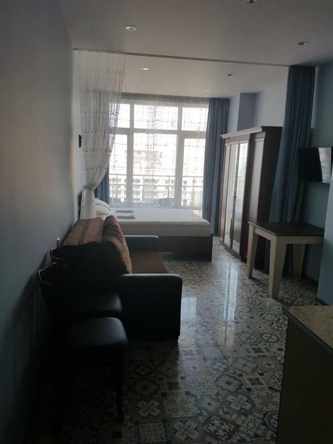 Apartment Lotos Batumi 72 외부 사진