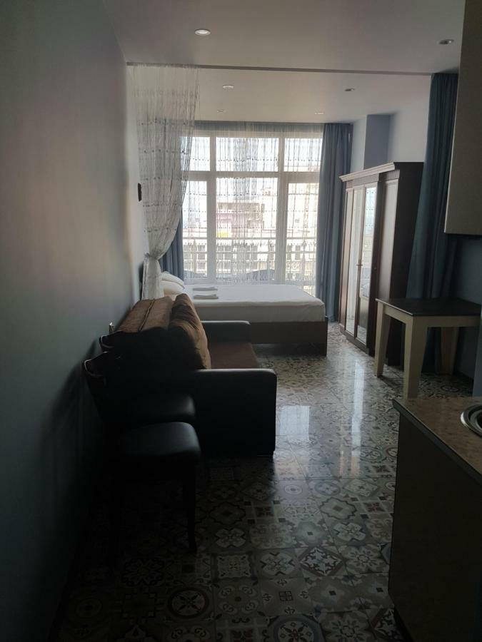 Apartment Lotos Batumi 72 외부 사진